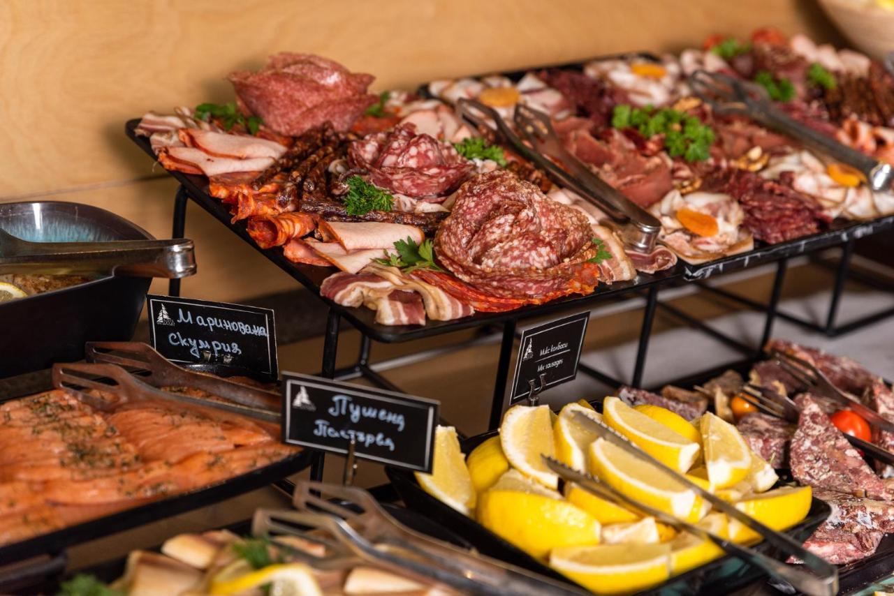 Hotel Arte Spa & Park Велинград Экстерьер фото A selection of charcuterie
